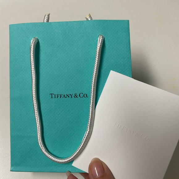 Return to Tiffany Silver Earrings & Bracelet Set - Picture 12 of 13